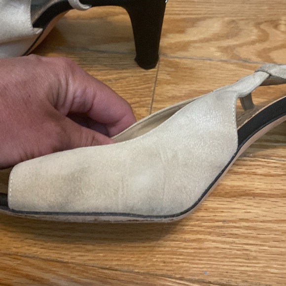 Chanel tan suede sandals - Picture 10 of 12